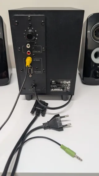 Altavoces Logitech Z323 2.1