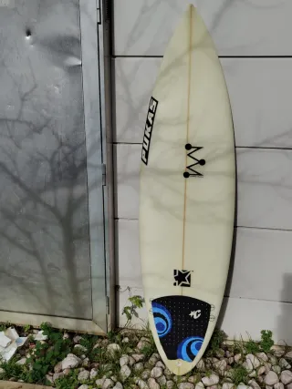 Tabla de surf Pukas Agote    Precio negociable