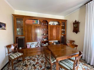 Libreria componibile in legno massello