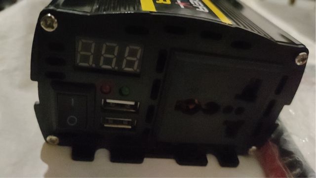 Inversor de corrente para carro