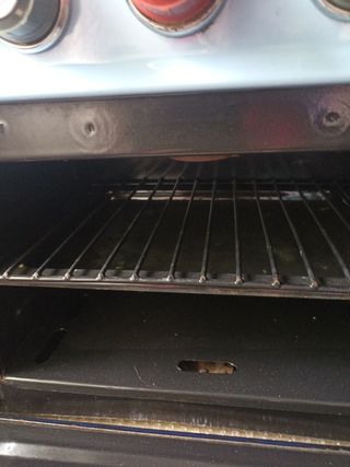 Preciosa cocina vintage con horno butano Comet.