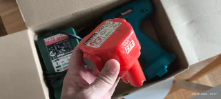 Taladro Atornillador Makita 6227D  cargador DC1411