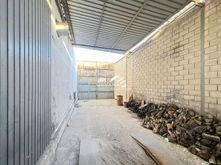 Nave industrial en venta en Lucena