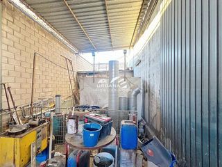 Nave industrial en venta en Lucena
