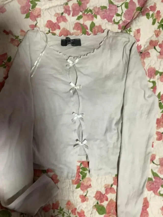Camiseta blanca con lazos M