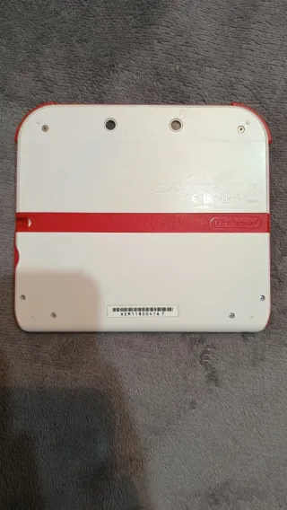 Nintendo 2DS Rossa e Bianca