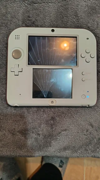 Nintendo 2DS Rossa e Bianca