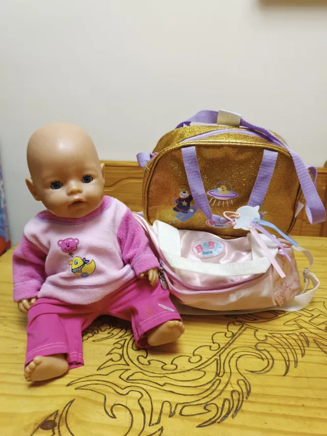 Bambola Baby Born con accessori