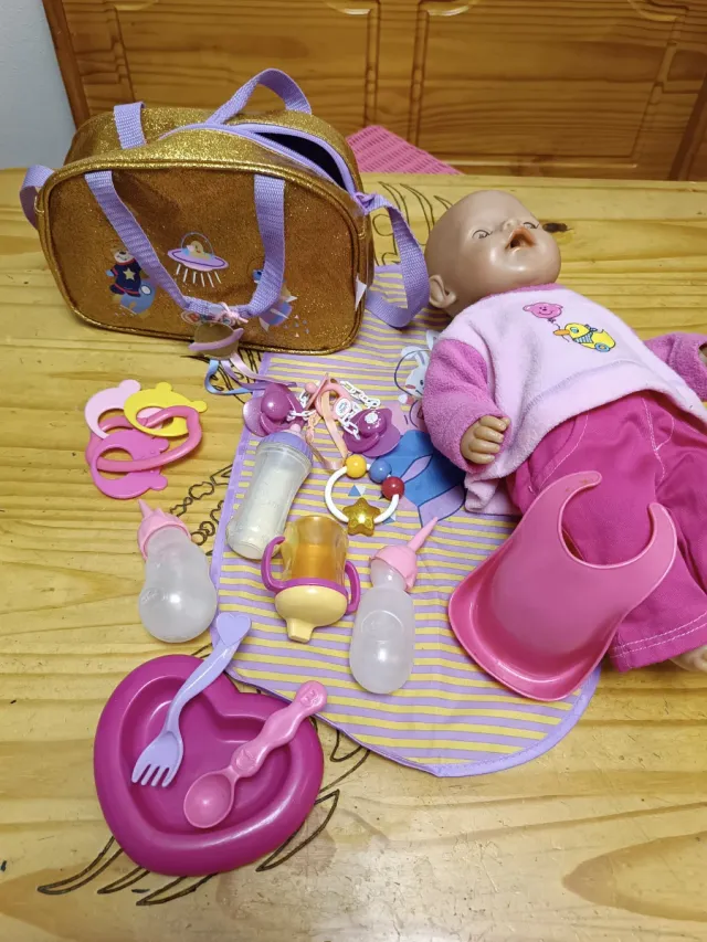 Bambola Baby Born con accessori