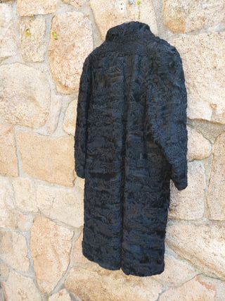 Abrigo mujer piel Astracán negro  Cuchet Peleteros