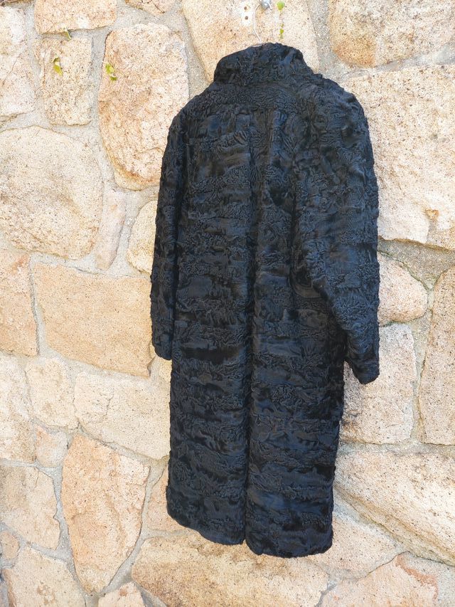 Abrigo mujer piel Astracán negro  Cuchet Peleteros