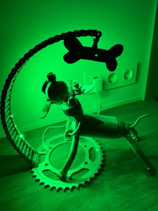 Figura decorativa de metal con luz led