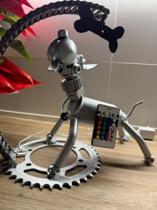 Figura decorativa de metal con luz led