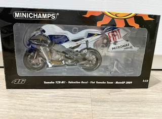 Minichamps Yamaha YZR-M1 2009 Rossi 1:12