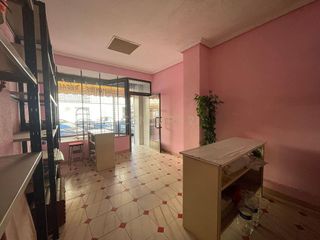 Local comercial en venta en Reyes Católicos en Alcalá de Henares