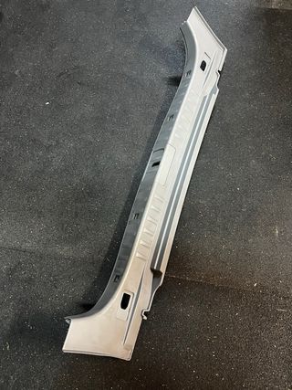 Moldura Cierre Maletero BMW E91