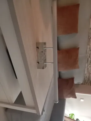 Aplique de luz LED plateado y blanco