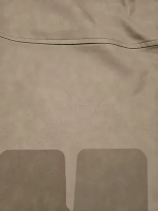 Falda midi Zara gris con cinturón