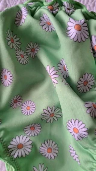 Bikini verde estampado margaritas