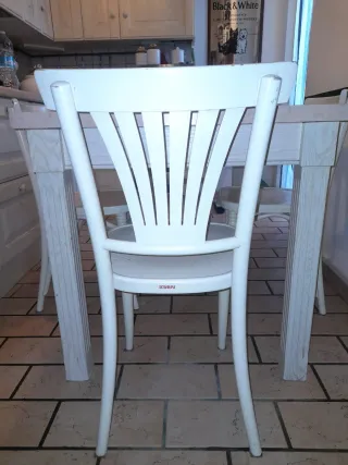 Tavolo allungabile Scavolini con  4 sedie abbinate