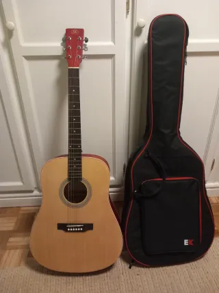 Guitarra Acústica con funda nueva