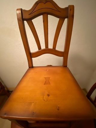 Conjunto mesa redonda y 4 sillas madera