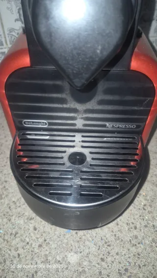 Cafetera Nespresso Roja