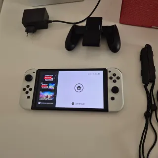 Nintendo Switch OLED Bianca e Nera