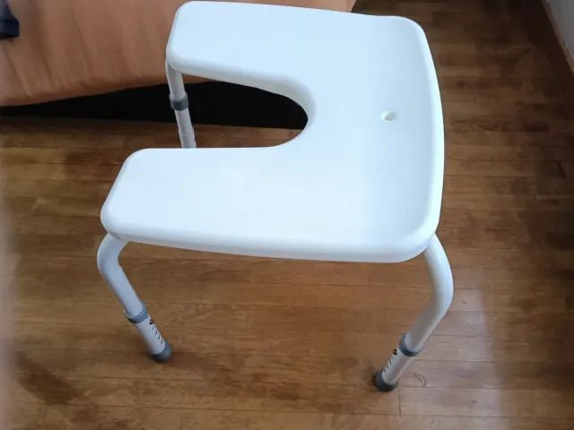 Sedia doccia antiscivolo regolabile