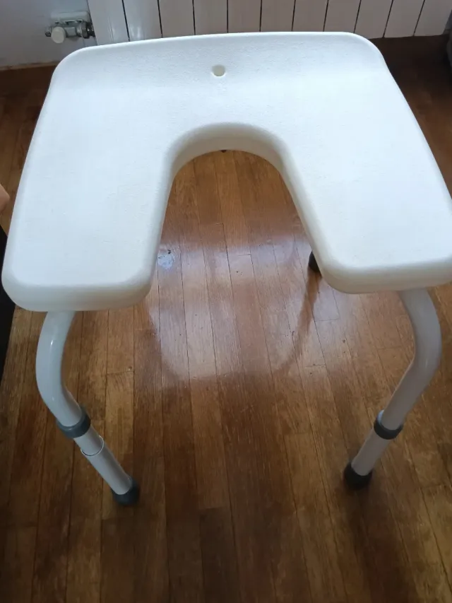 Sedia doccia antiscivolo regolabile