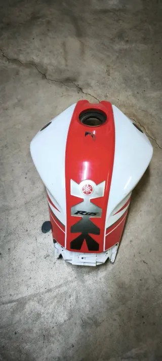 Cubre depósito Yamaha YZf 125