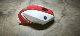 Cubre depósito Yamaha YZf 125