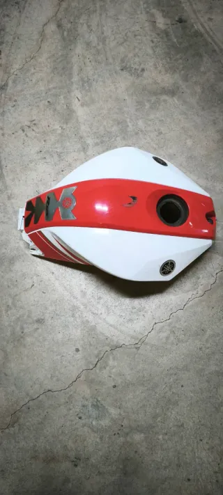 Cubre depósito Yamaha YZf 125
