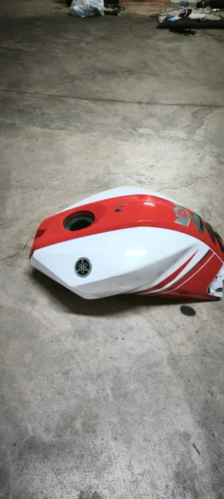 Cubre depósito Yamaha YZf 125