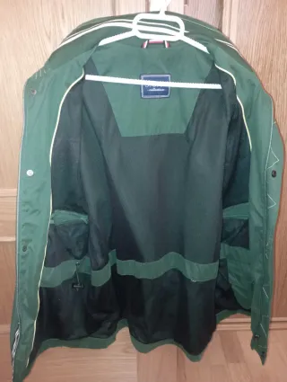 Cazadora fina para hombre.