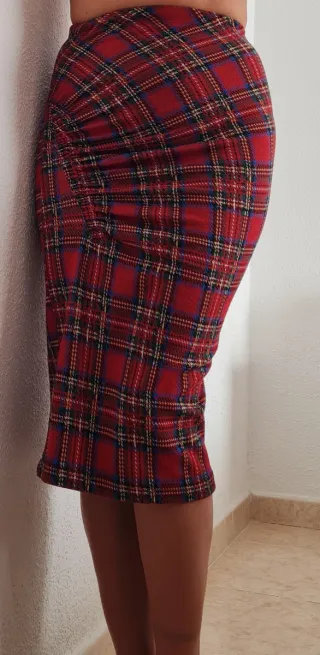 Falda de cuadros roja