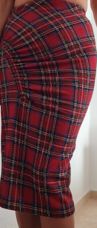 Falda de cuadros roja