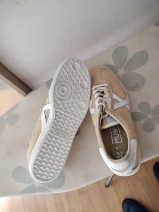 Bambas Munich ante amarillo