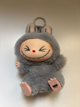 Labubu peluche gris original
