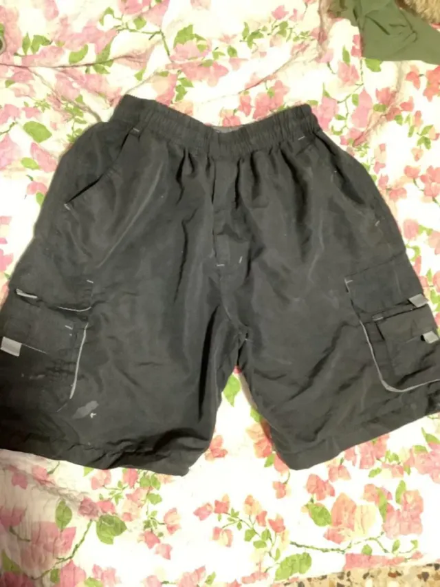 Pantalón corto cargo negro