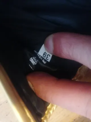 Set Kickboxing Venum Guantes y Tibiales