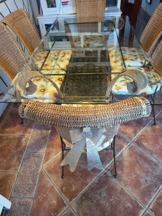 Mesa de comedor y 6 sillas de forja