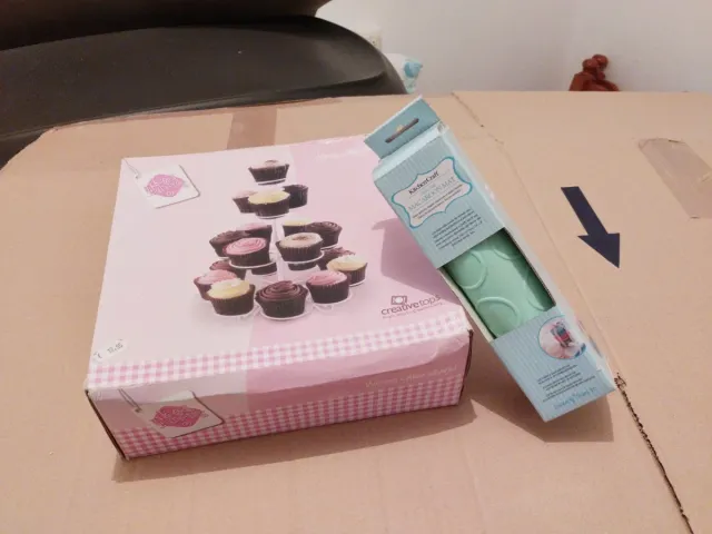 Soporte Cupcakes y Molde Silicona Macarons