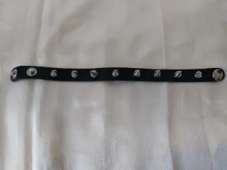 Braccialetto con borchie