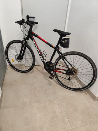 Bicicleta FOCUS Negra