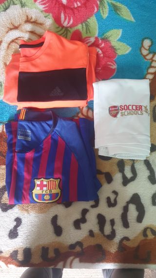 Conjunto deportivo: 2 camisetas y 1 pantalón