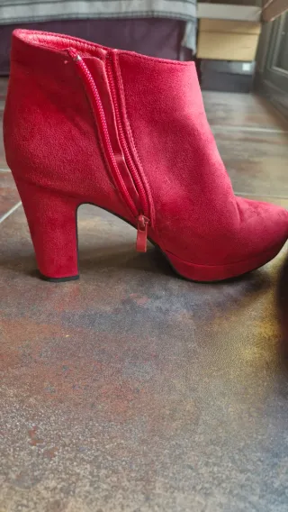 Botas rojas de tacón