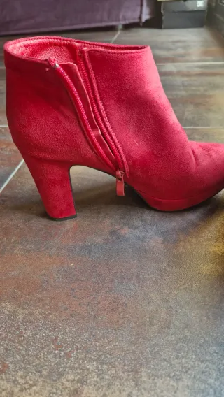 Botas rojas de tacón