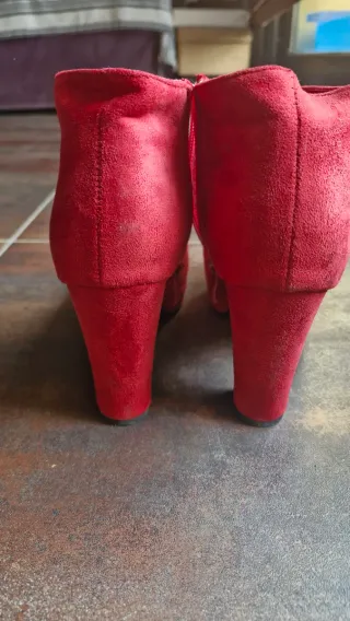 Botas rojas de tacón