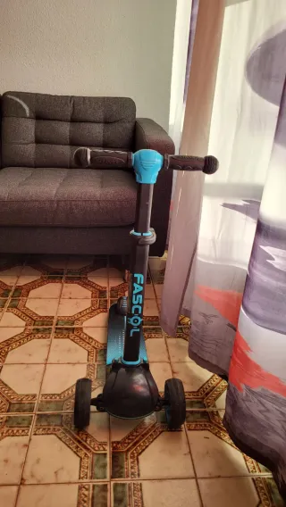 Patinete 3 Ruedas Azul y Negro